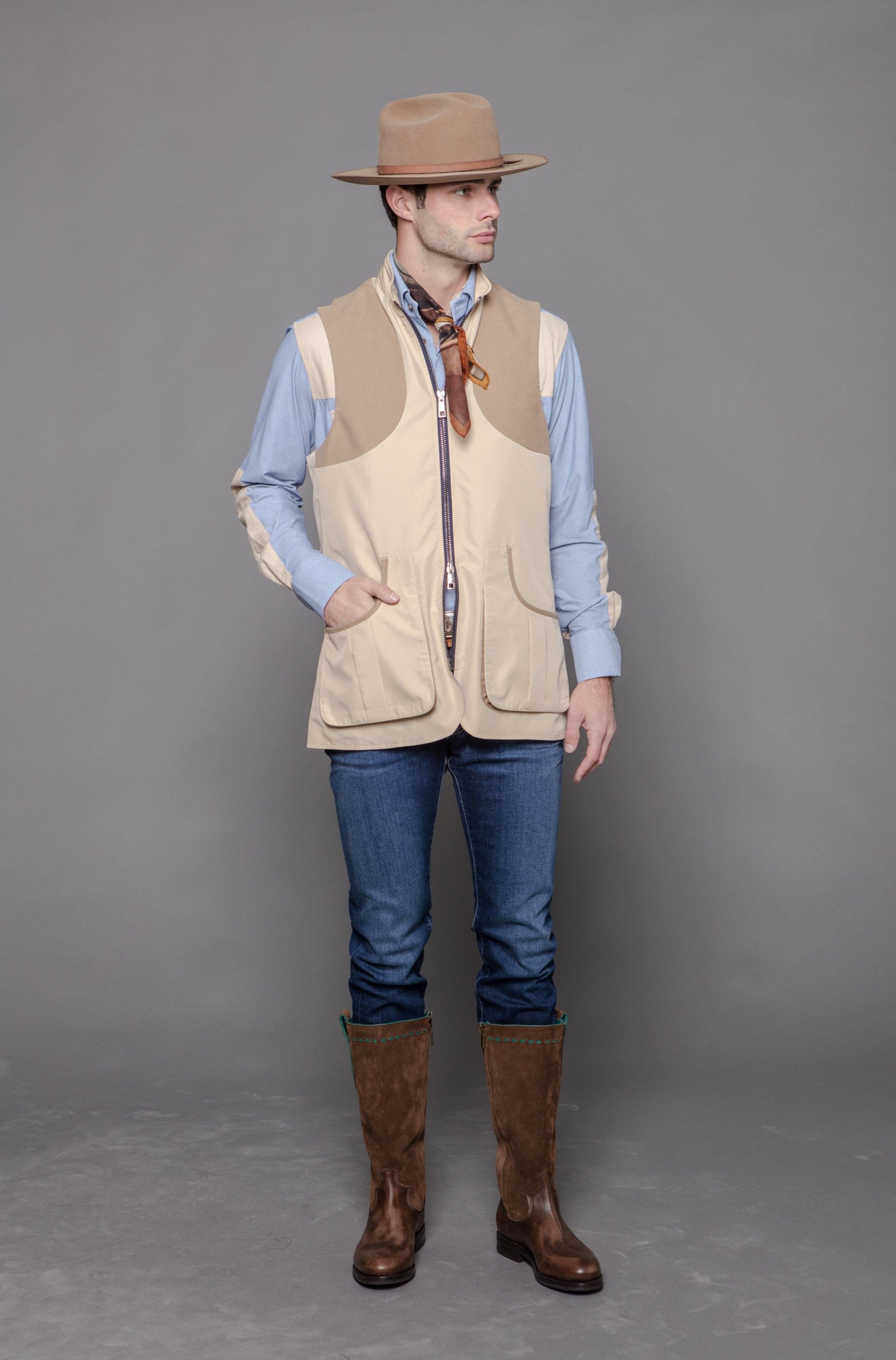 Field Vest in Tan Nylon
