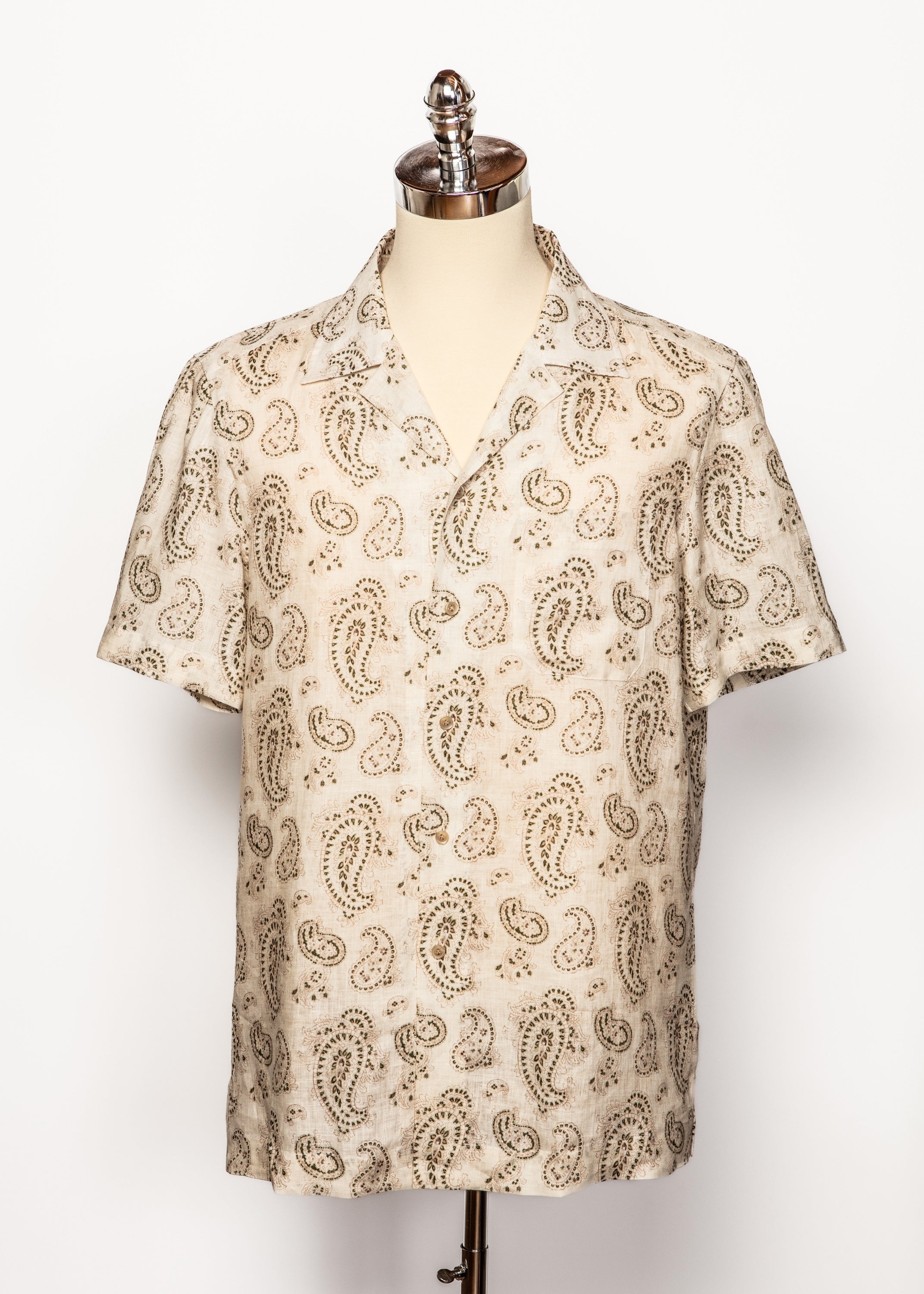 Mouse tail grass colored floral collar shirt